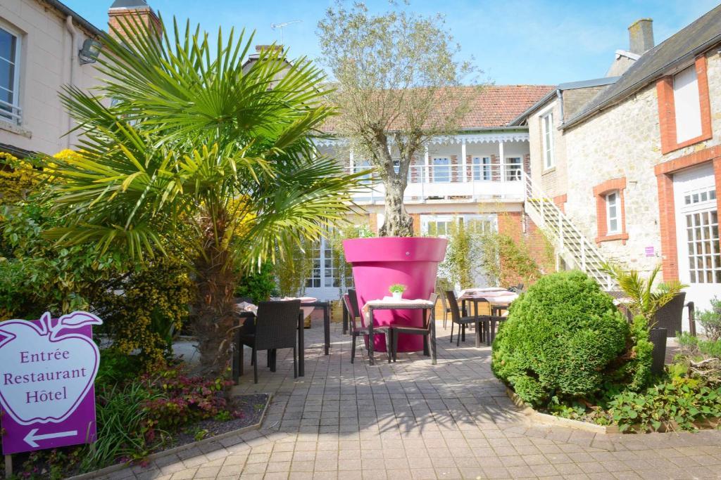Logis Hotel Restaurant L'Auberge Normande Carentan Exterior photo